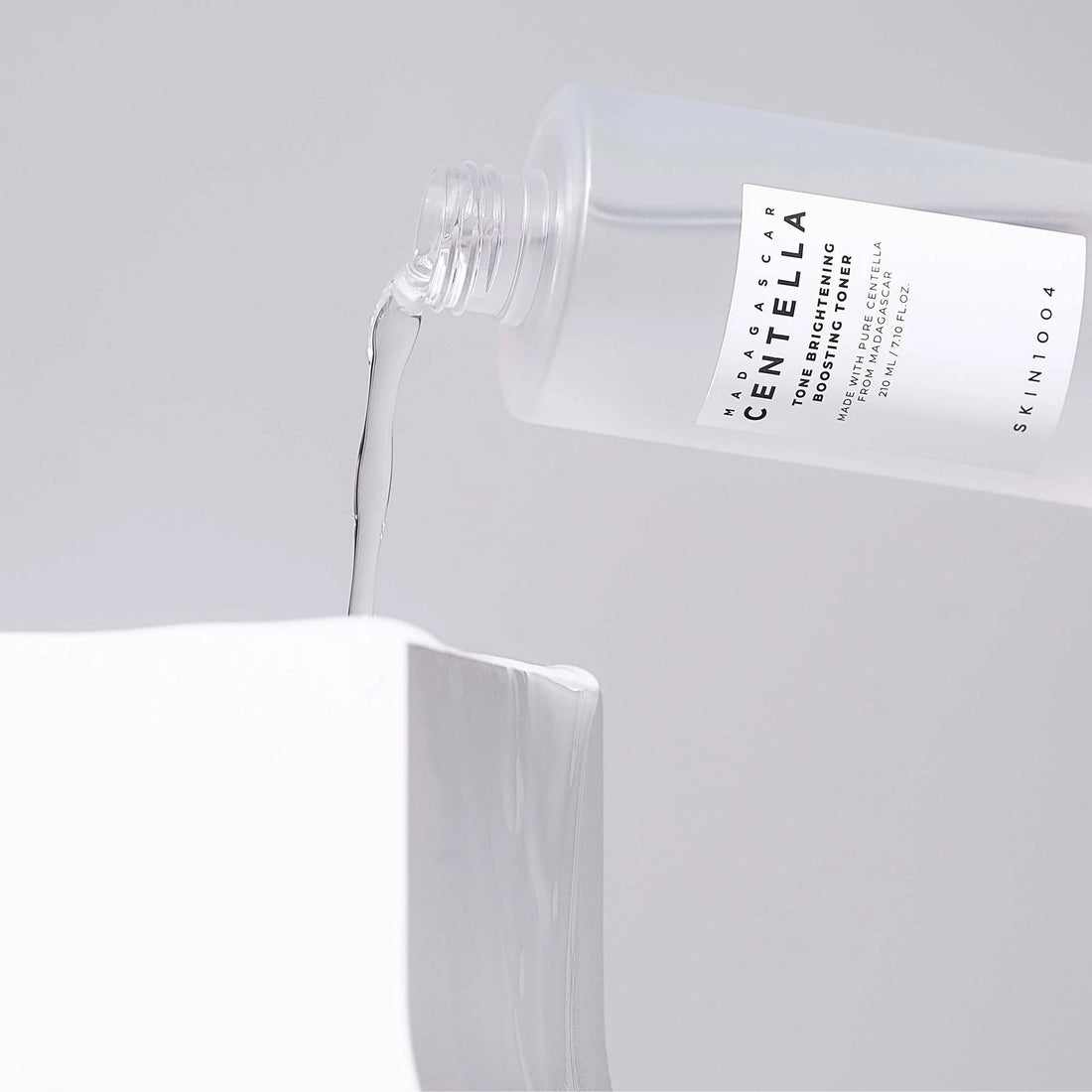 Madagascar Centella Tone Brightening Boosting Toner (Tónico Iluminador)