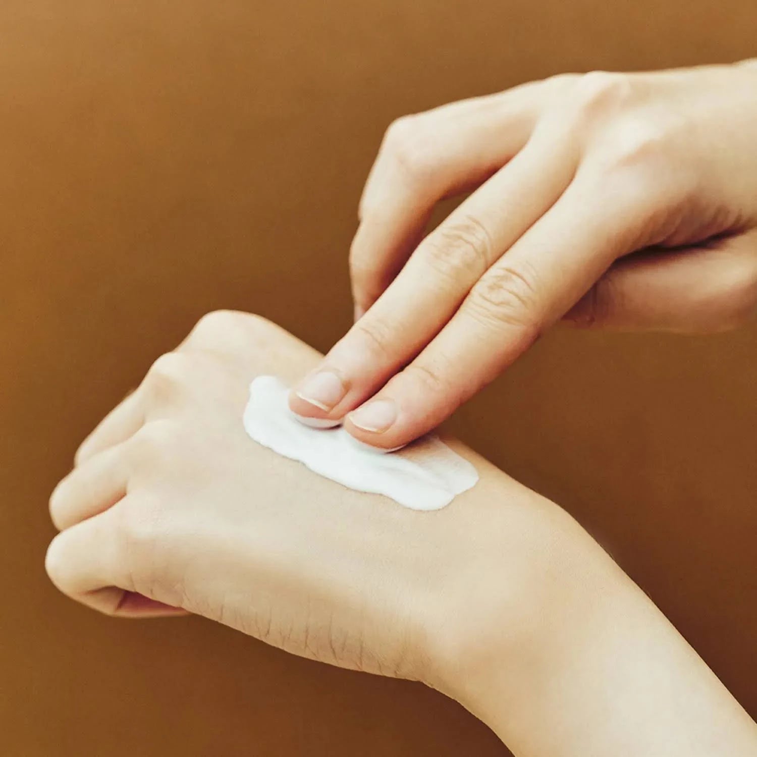 Madagascar Centella Probio-cica Glow Sun Ampoule (Protector Solar Hidratante)